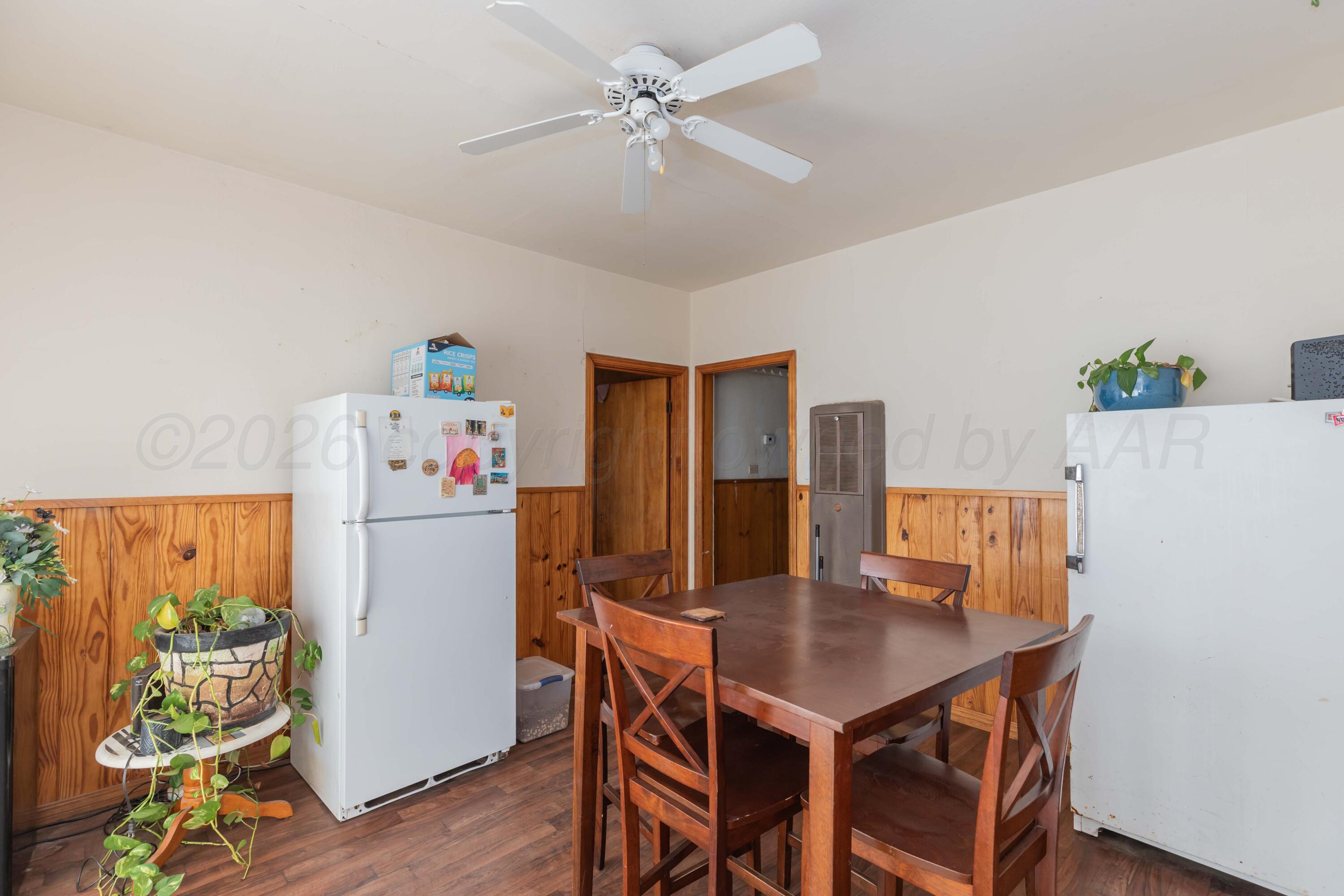 2107 Hemlock Street Borger, TX 79007 - Photo 4 of 21 DEN VIEW 3