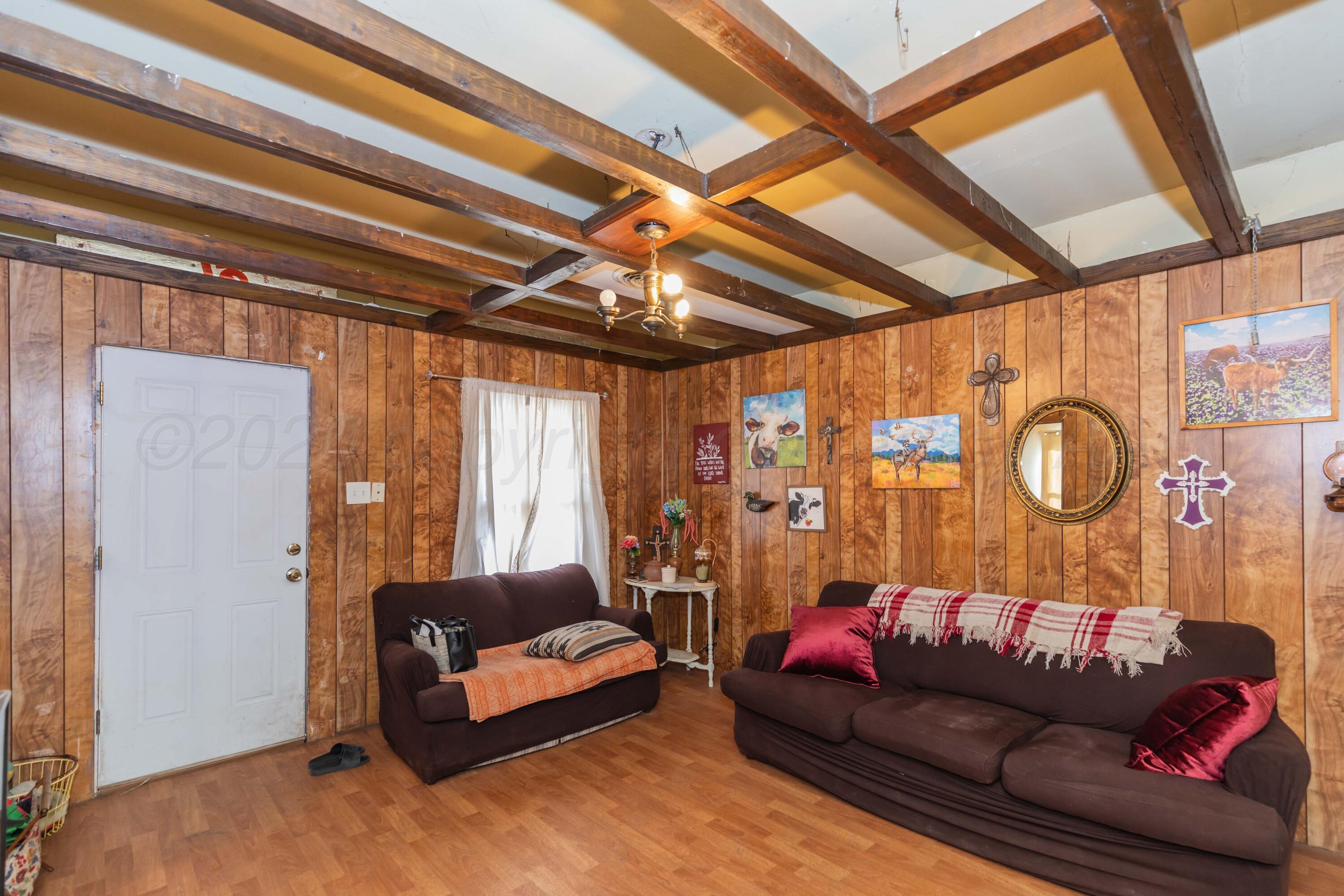 2107 Hemlock Street Borger, TX 79007 - Photo 6 of 21 LIVING ROOM VIEW 2