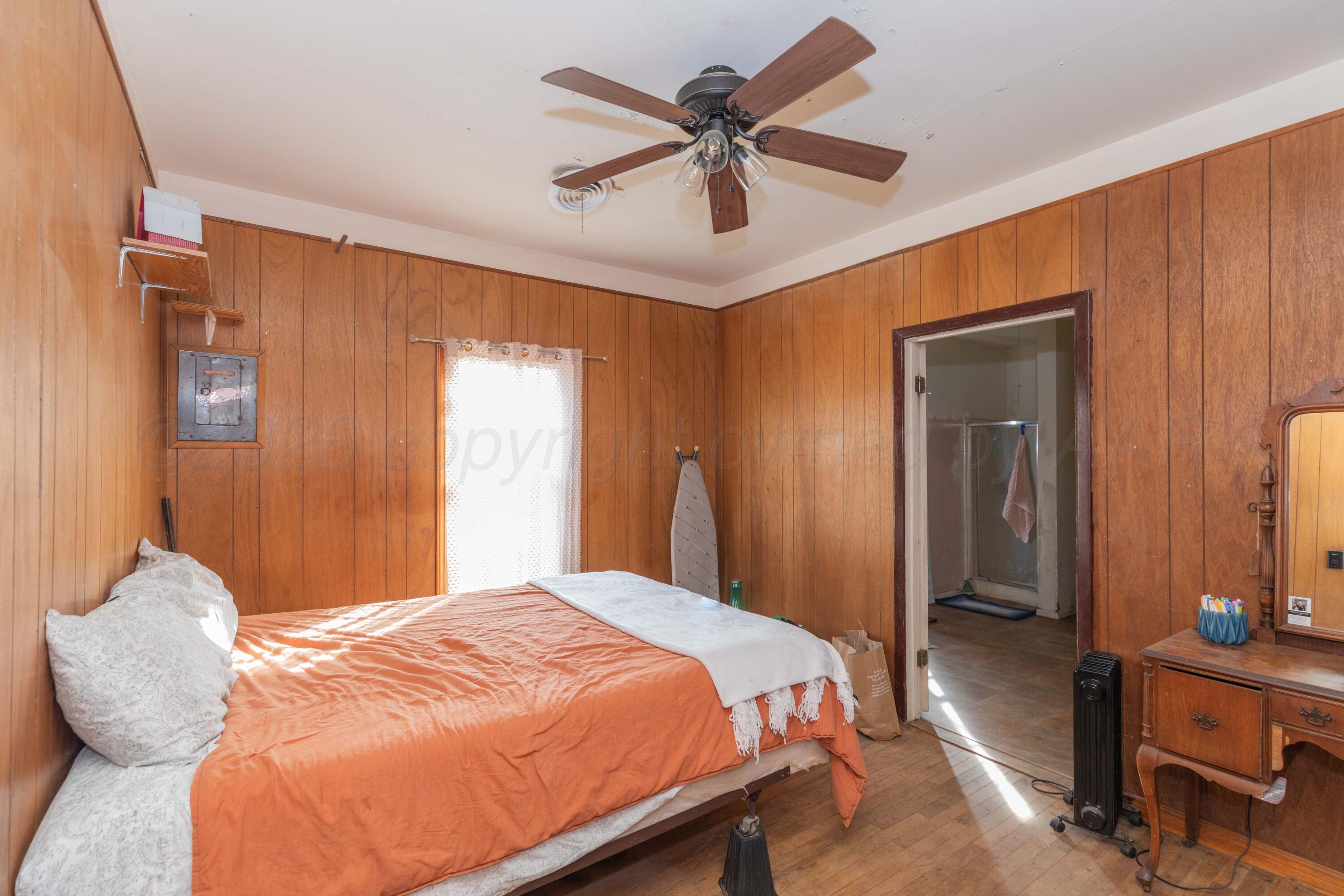 2107 Hemlock Street Borger, TX 79007 - Photo 10 of 21 MASTER VIEW 1