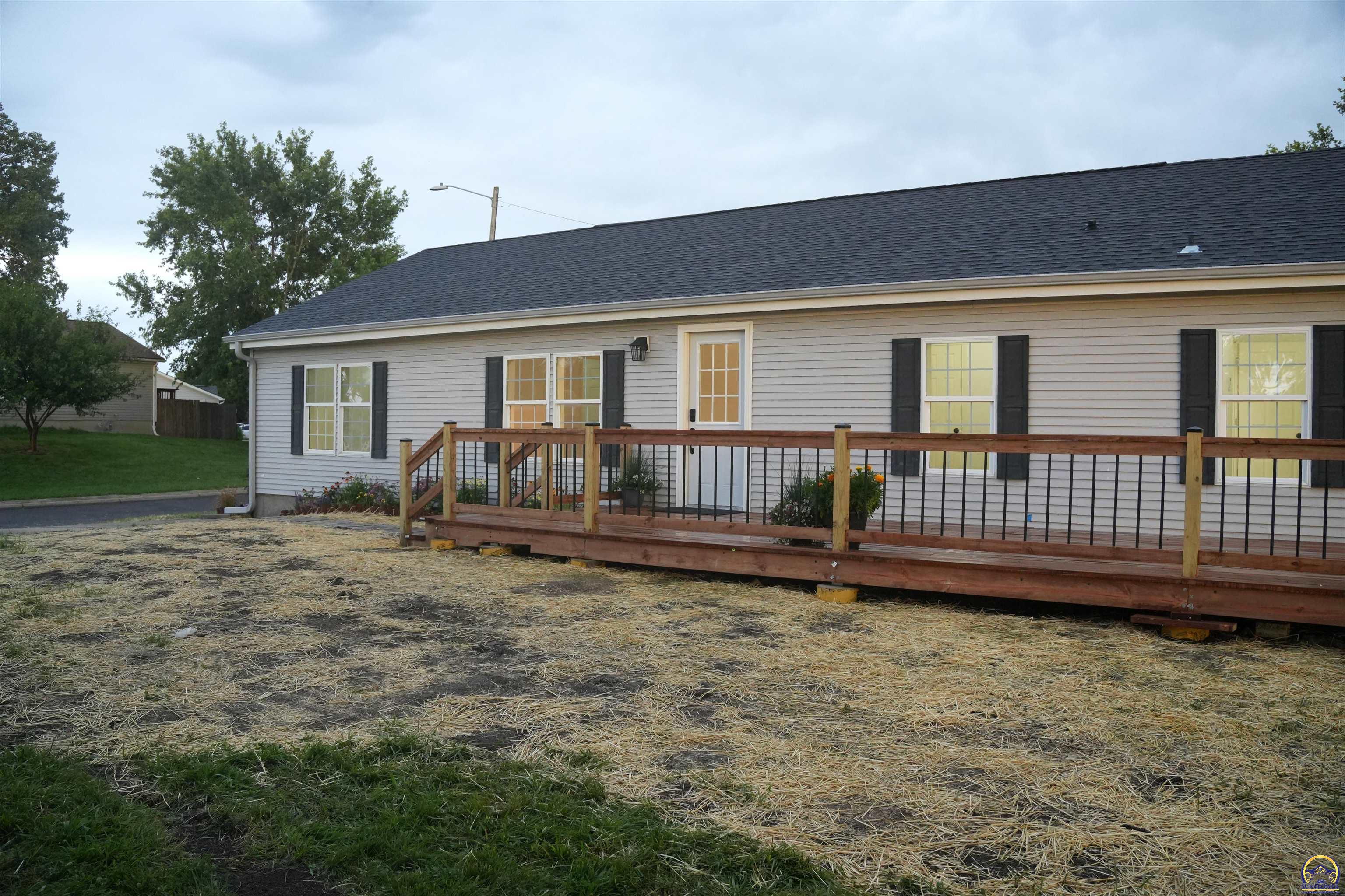 1721 Southwest 72nd Place Topeka, KS 66619 - Photo 8 of 45