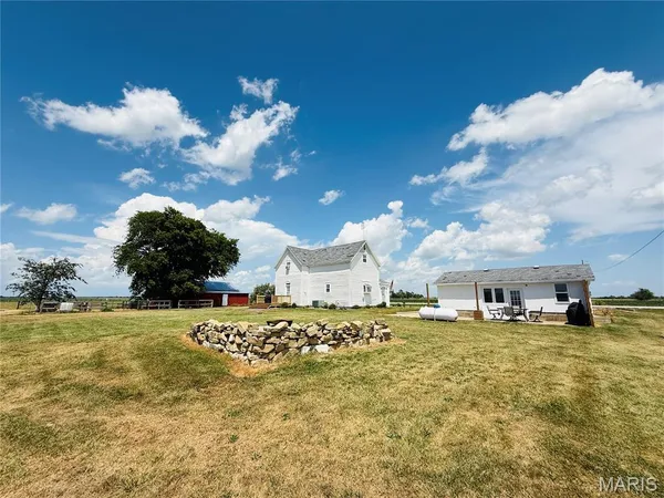 $350,000 | 5599 Co Highway 21, Nashville, IL 62263