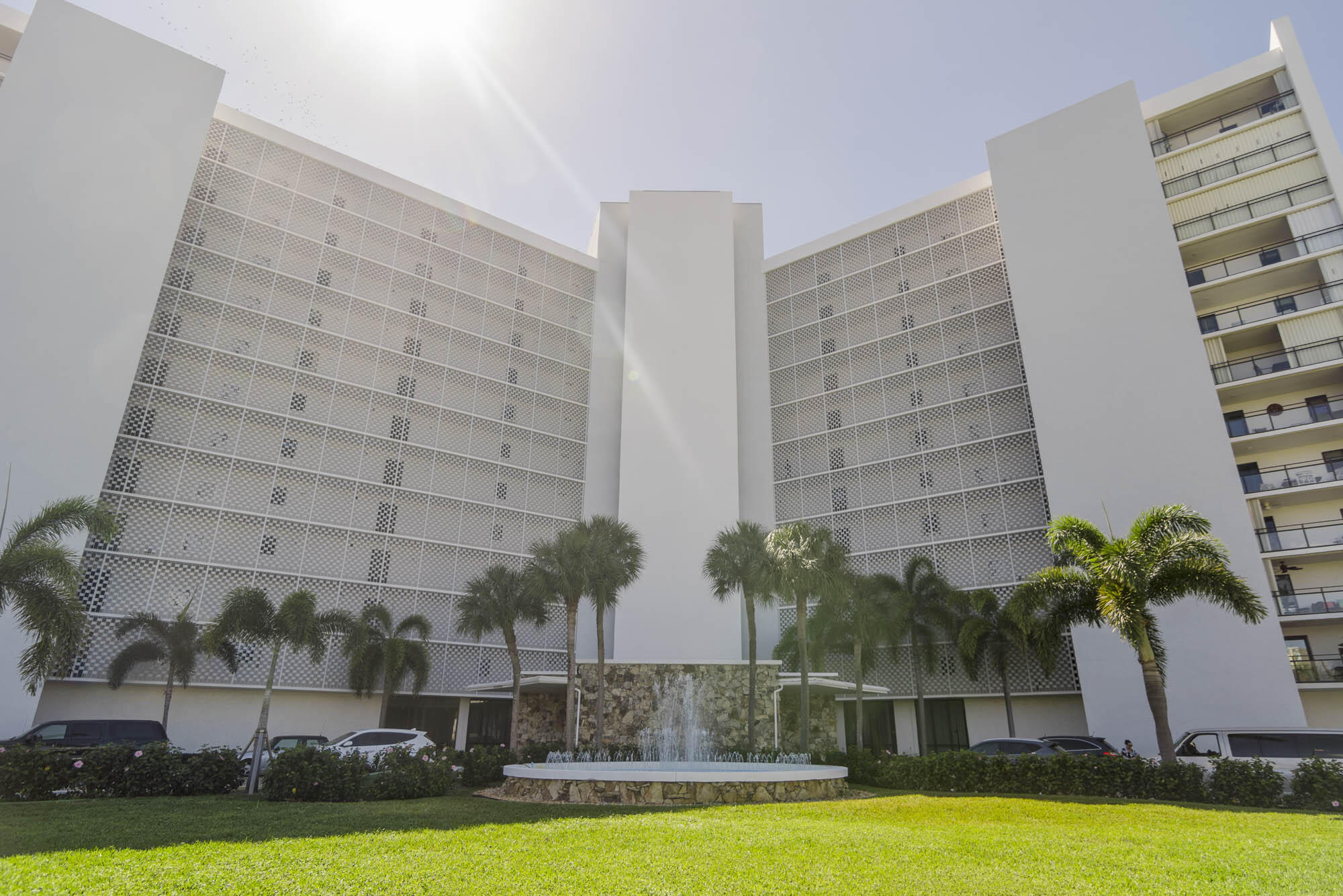 336 Golfview Road, Unit 210 North Palm Beach, FL 33408 - Photo 1 of 39 _IMG6161