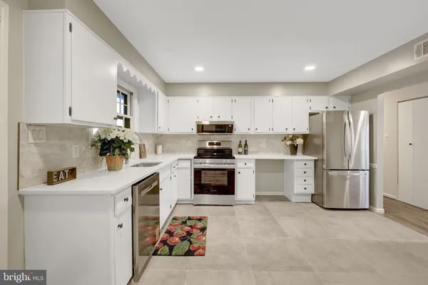 $599,000 | 104 West Amhurst Place, Sterling, VA 20164