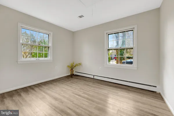 $599,000 | 104 West Amhurst Place, Sterling, VA 20164