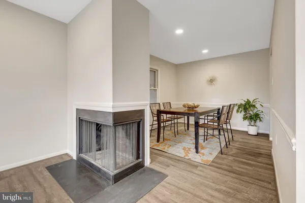 $599,000 | 104 West Amhurst Place, Sterling, VA 20164