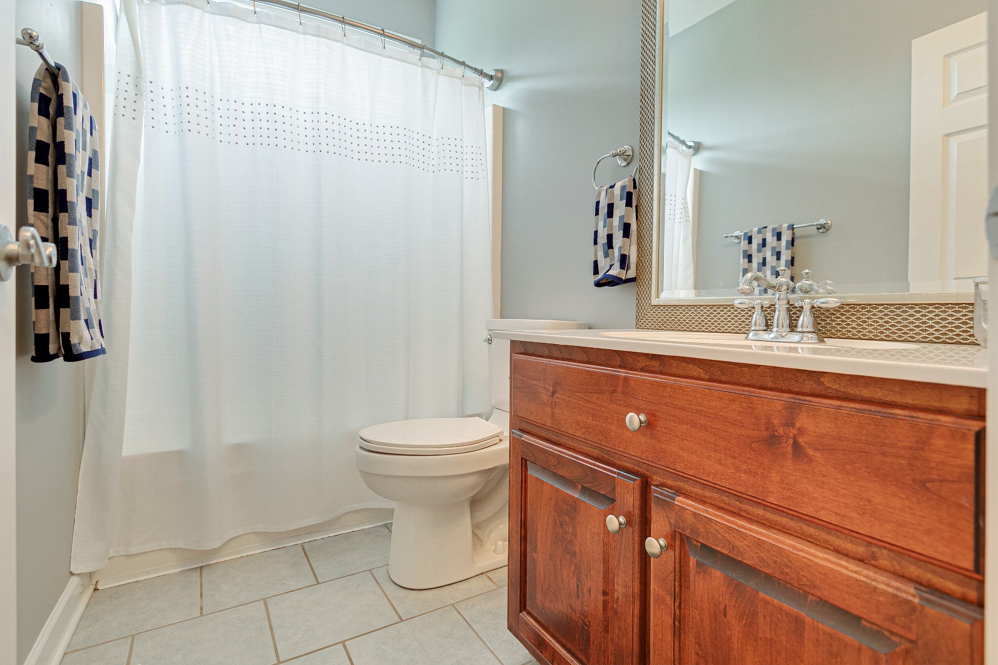 3013 Viewpointe Way Columbia, TN 38401 - Photo 25 of 39 a bathroom with a sink a toilet and shower