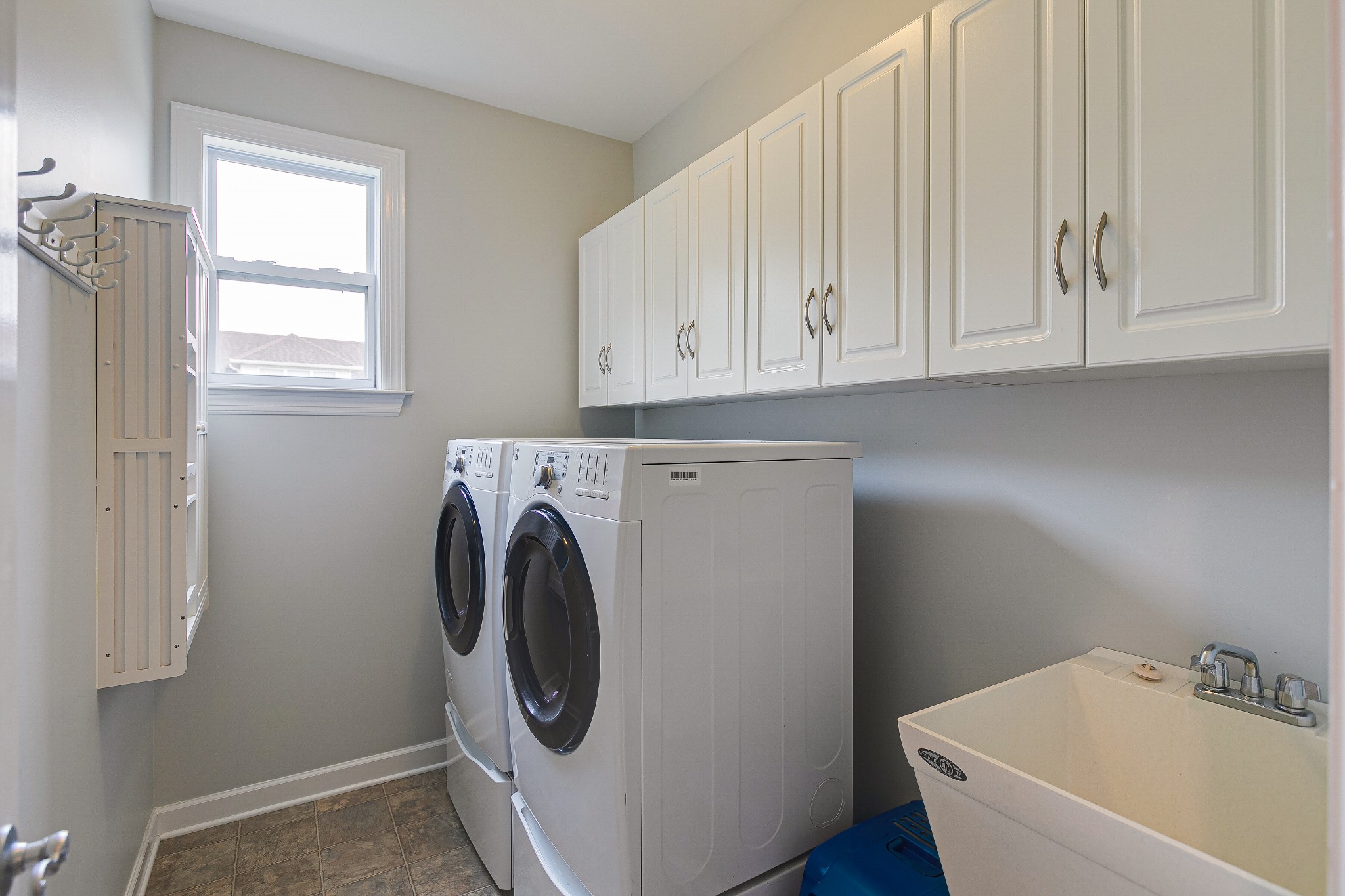 3013 Viewpointe Way Columbia, TN 38401 - Photo 26 of 39 a utility room with dryer and washer