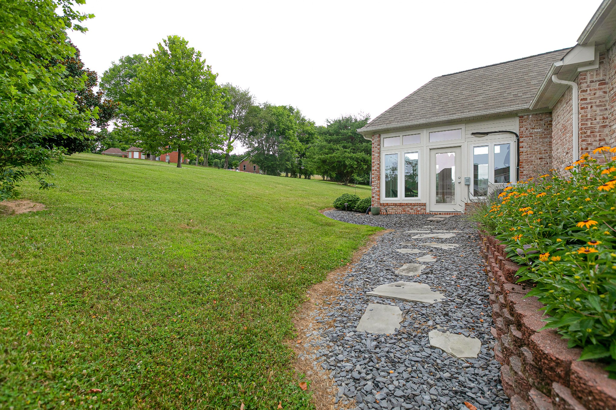 3013 Viewpointe Way Columbia, TN 38401 - Photo 38 of 39 a front view of a house with garden
