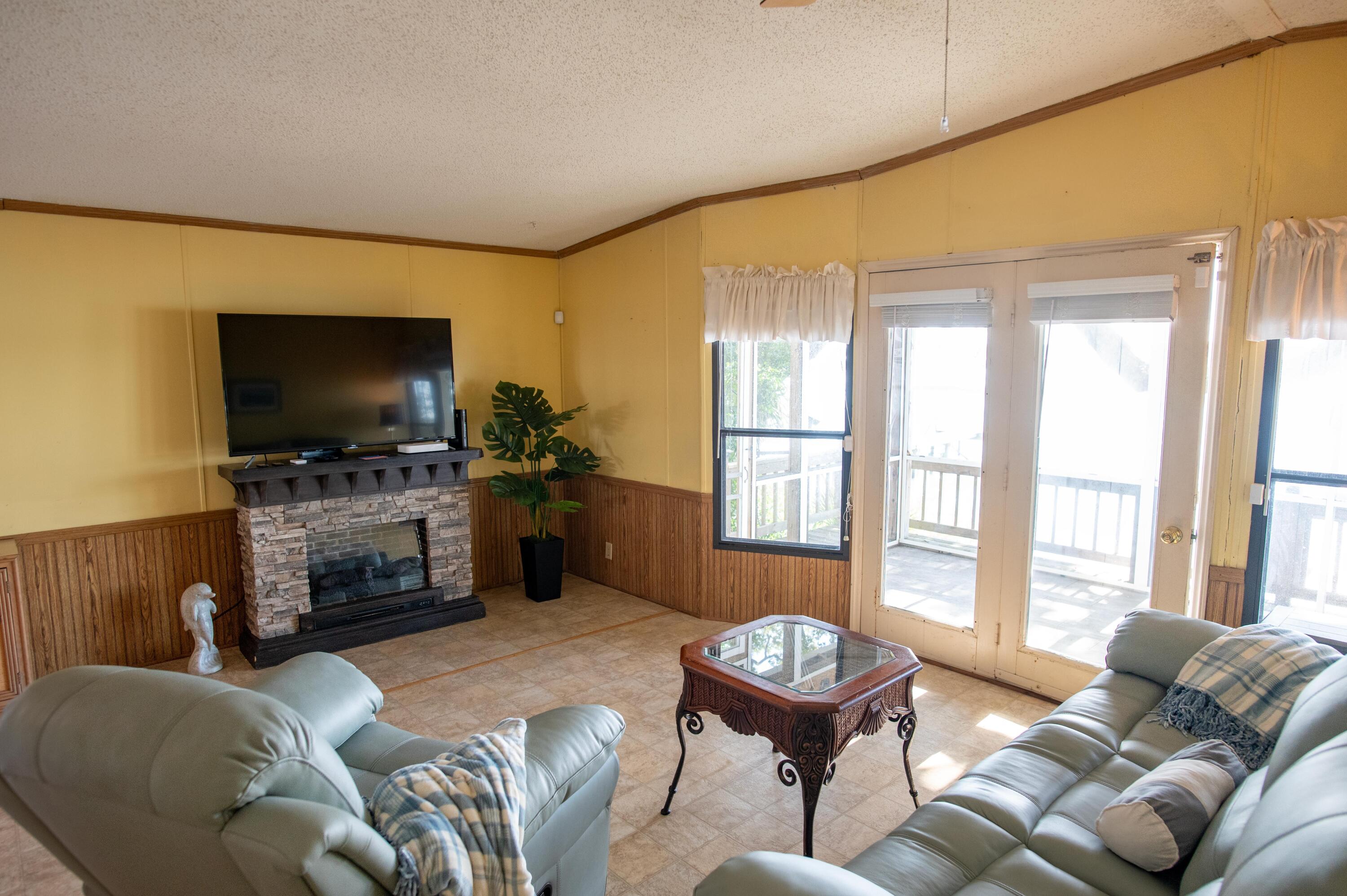 1599 Terns Nest Road Charleston, SC 29412 - Photo 54 of 64 Family room next to back porch