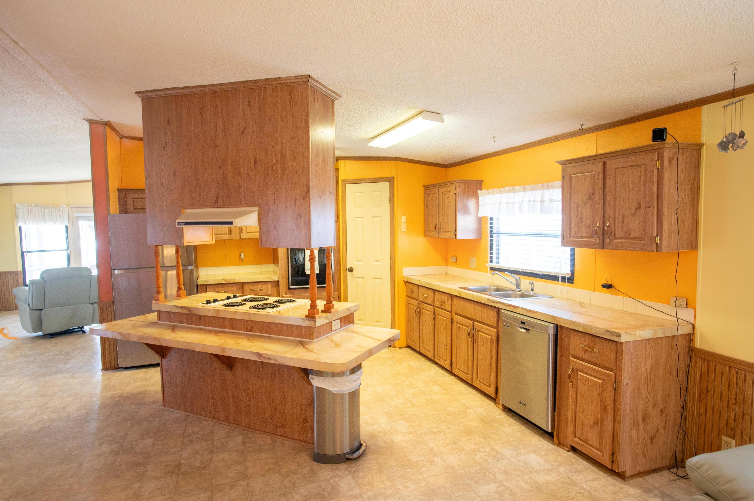 1599 Terns Nest Road Charleston, SC 29412 - Photo 58 of 64 Kitchen with Island