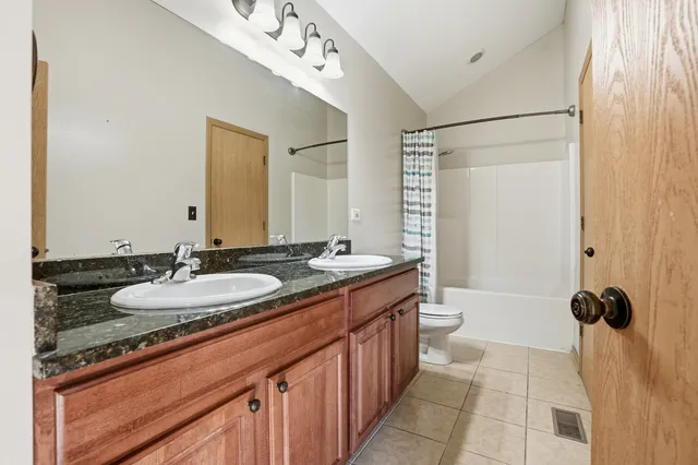 $215,000 | 1452 Fox Hound Trail, Beecher, IL 60401