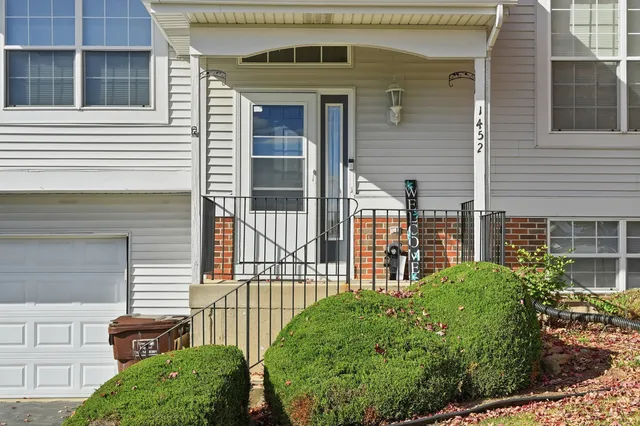 $215,000 | 1452 Fox Hound Trail, Beecher, IL 60401