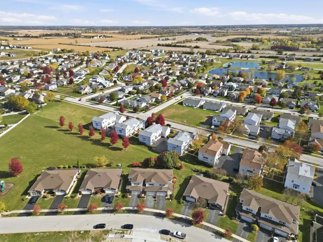 $215,000 | 1452 Fox Hound Trail, Beecher, IL 60401