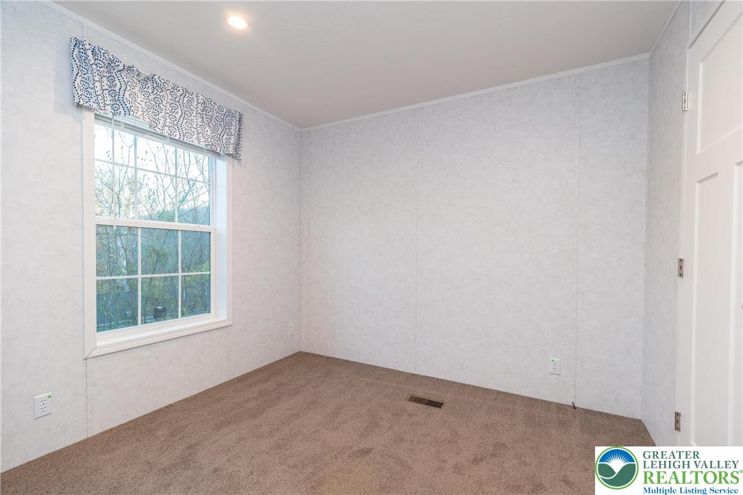 465 Royal Manor Road, Unit LOT 1 Easton, PA 18042 - Photo 7 of 15 an empty room with a window