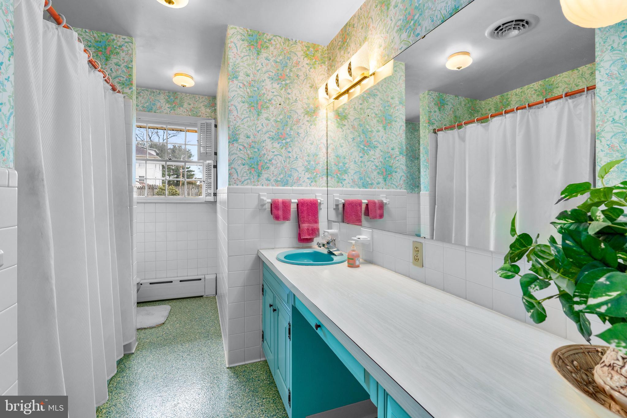 10 Pogue Avenue Rising Sun, MD 21911 - Photo 27 of 35 Full bath in hallway