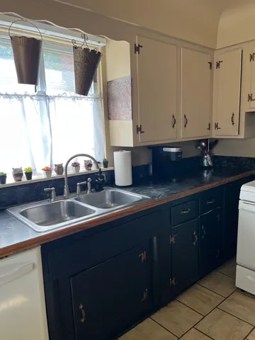 $189,900 | 9160 Kinloch Street, Redford, MI 48239