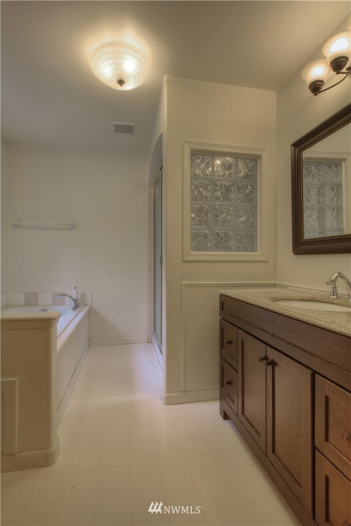 17424 Southeast 106th Street Renton, WA 98059 - Photo 13 of 21 Gallery Image 13