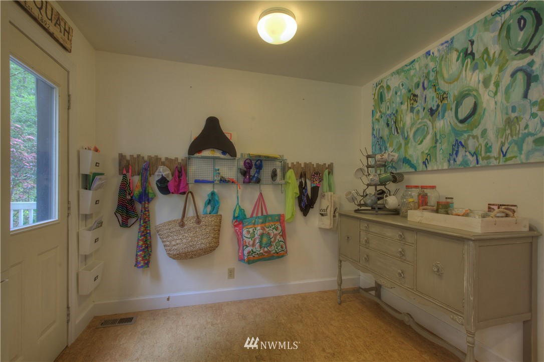17424 Southeast 106th Street Renton, WA 98059 - Photo 9 of 21 Gallery Image 9