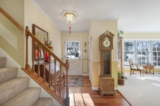 $569,000 | 1706 South Chesterfield Drive, Arlington Heights, IL 60005