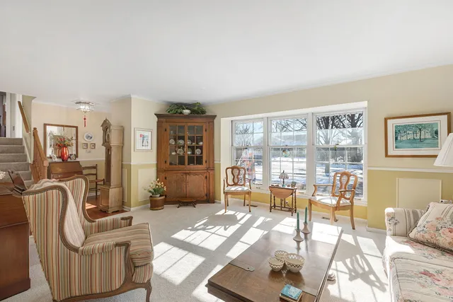 $569,000 | 1706 South Chesterfield Drive, Arlington Heights, IL 60005