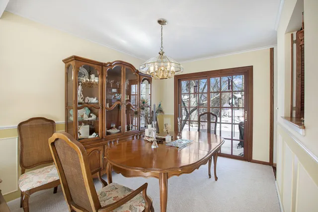 $569,000 | 1706 South Chesterfield Drive, Arlington Heights, IL 60005