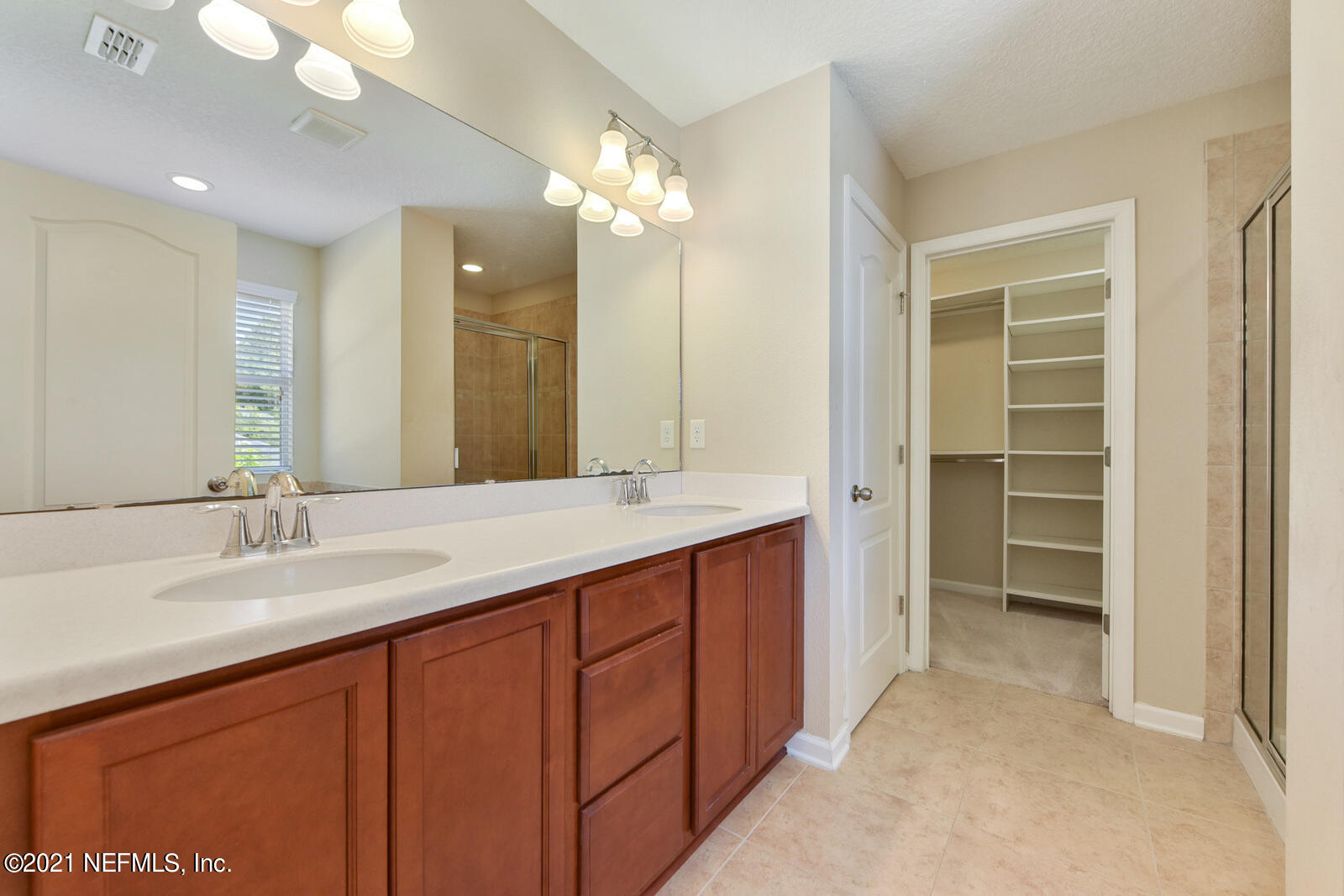 16252 Tisons Bluff Road Jacksonville, FL 32218 - Photo 18 of 34 Owners Bathroom into Closet