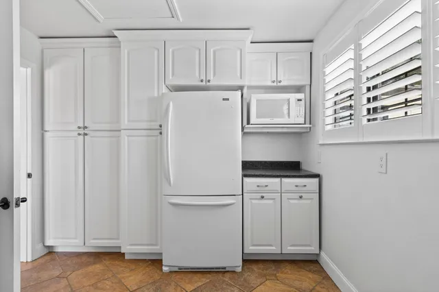 a view of a window in a room