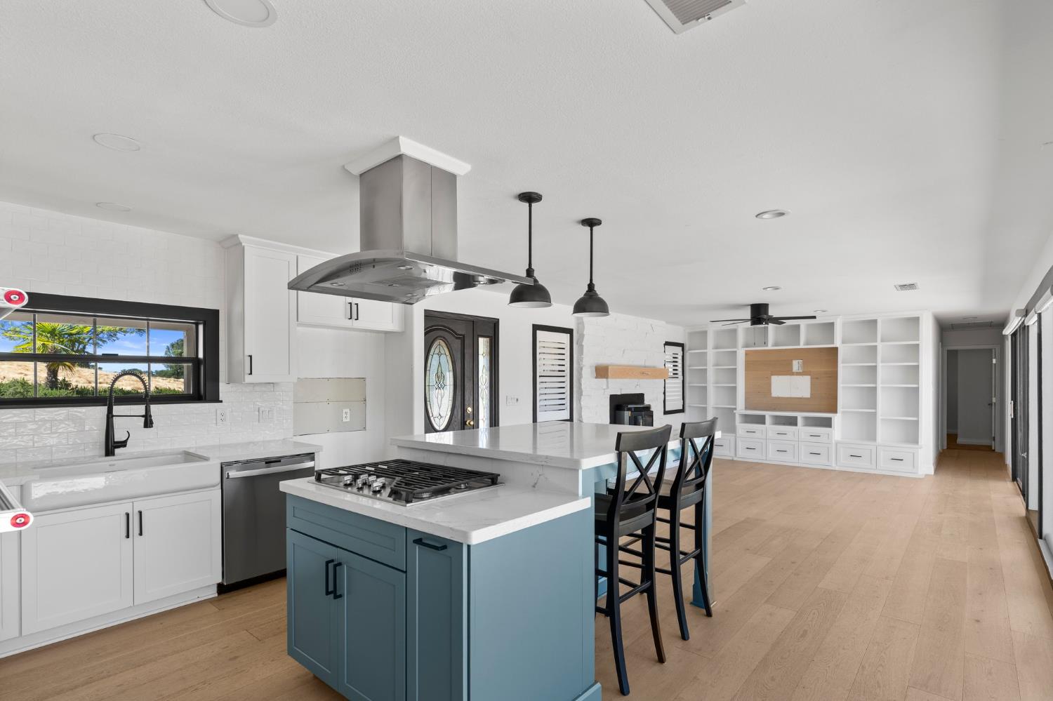 20160 Latrobe Road Plymouth, CA 95669 - Photo 6 of 37 a kitchen with a table and chairs