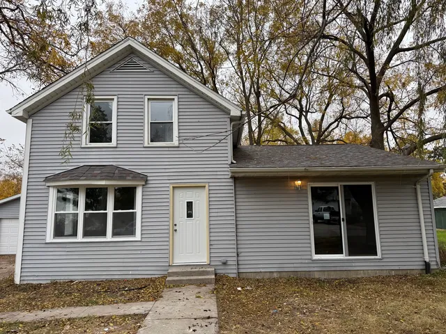 $184,000 | 102 8th Avenue, Mendota, IL 61342