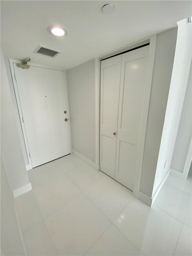 100 Lincoln Road, Unit PH1 Miami Beach, FL 33139 - Photo 21 of 47 Photo 21