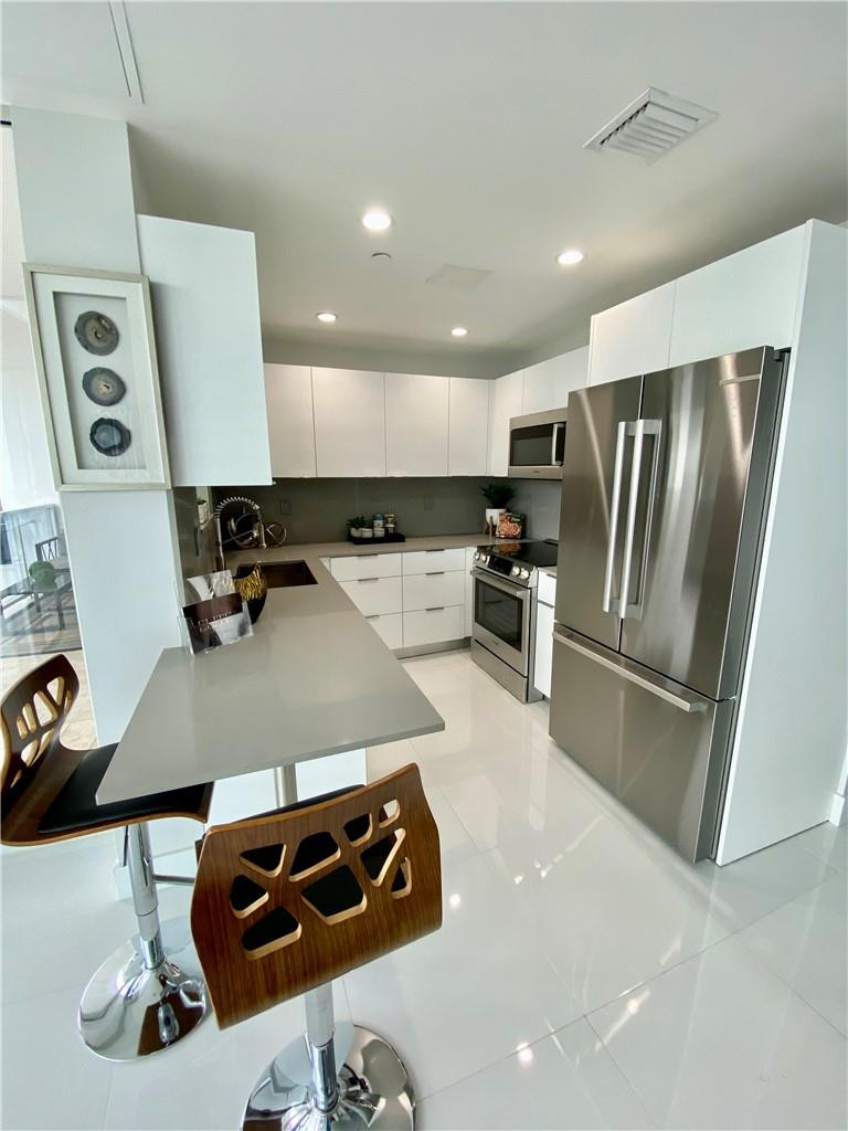100 Lincoln Road, Unit PH1 Miami Beach, FL 33139 - Photo 4 of 47 Photo 4