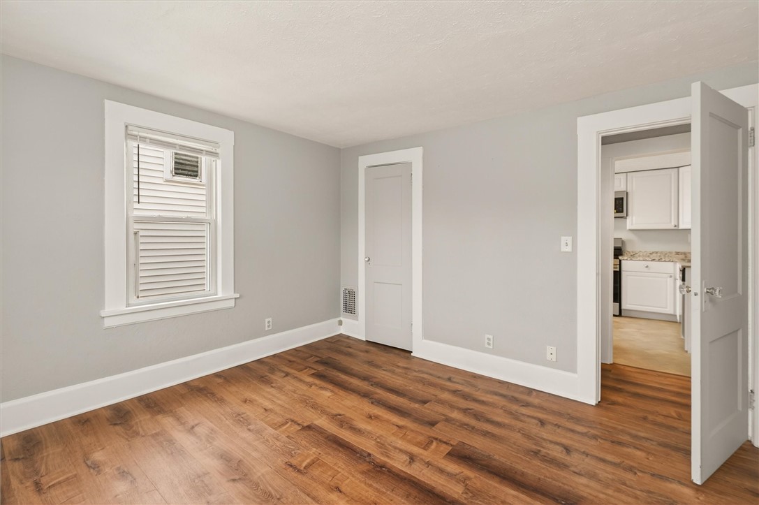 126 West Avenue East Rochester, NY 14445 - Photo 18 of 34