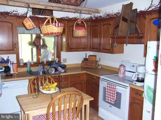 544 Pine Grove Road New Bloomfield, PA 17068 - Photo 4 of 6 Gallery Image 4