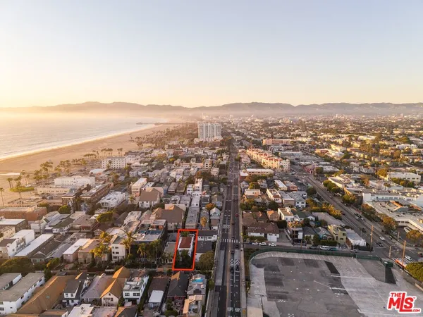 $2,380,000 | 51 Sunset Avenue, Venice, CA 90291