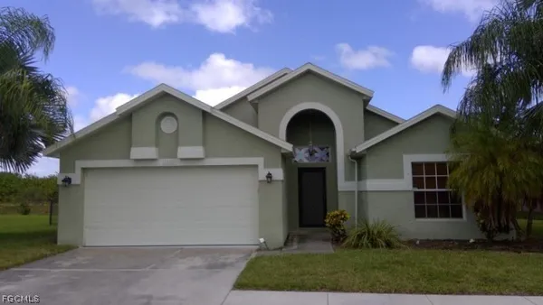 $1,800 | 4620 Varsity Circle, Lehigh Acres, FL 33971