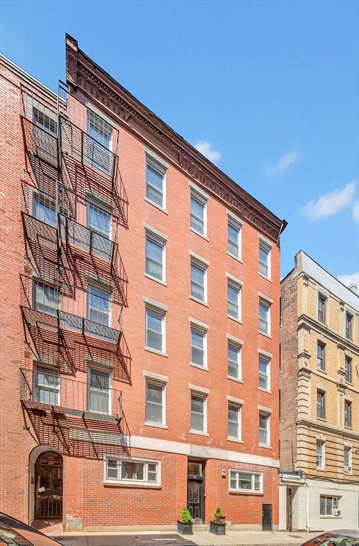 34 Clark Street, Unit 2 Boston, MA 02113 - Photo 23 of 23 front view of a building