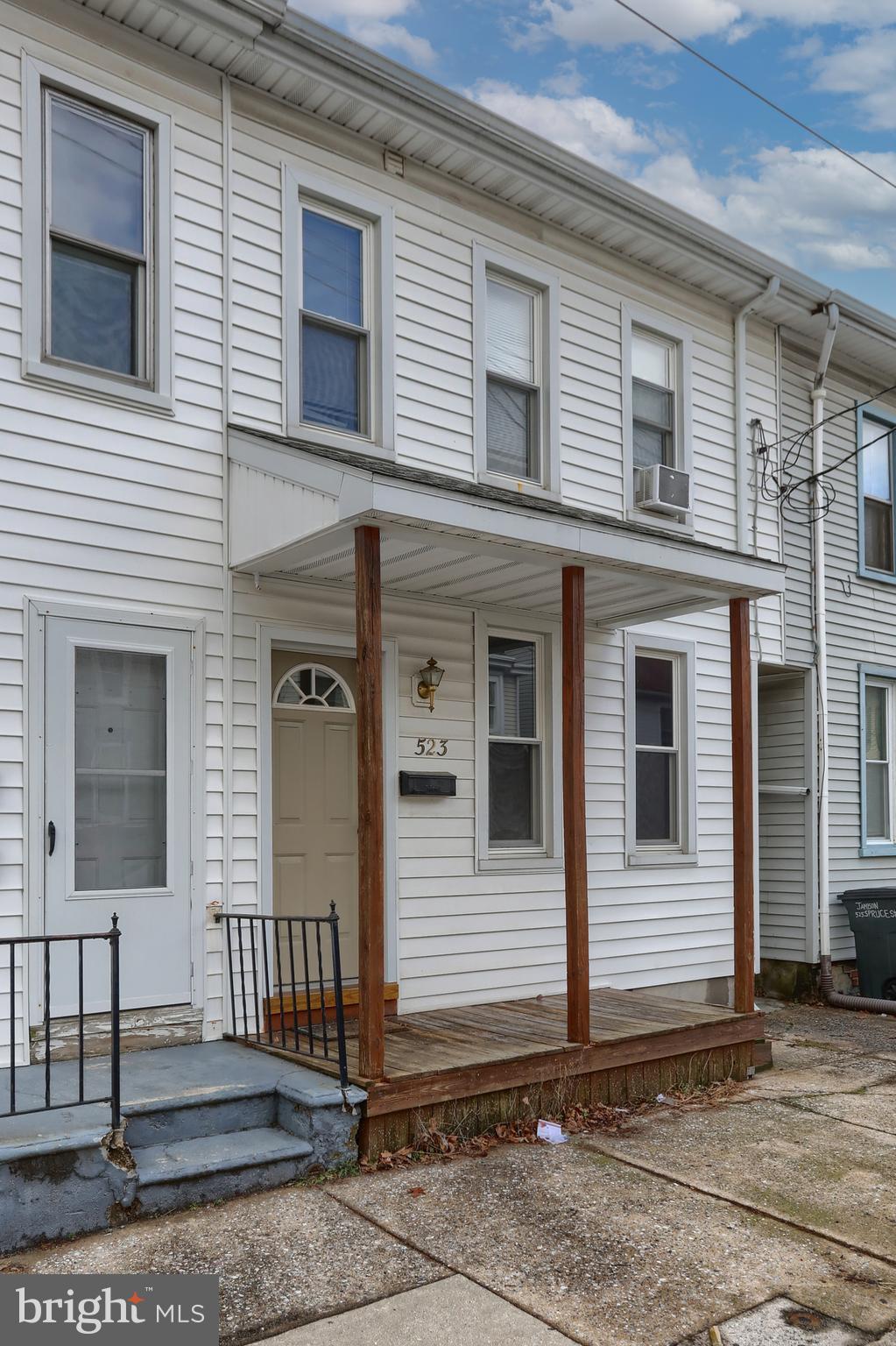 523 Spruce Street Lebanon, PA 17046 - Photo 2 of 24