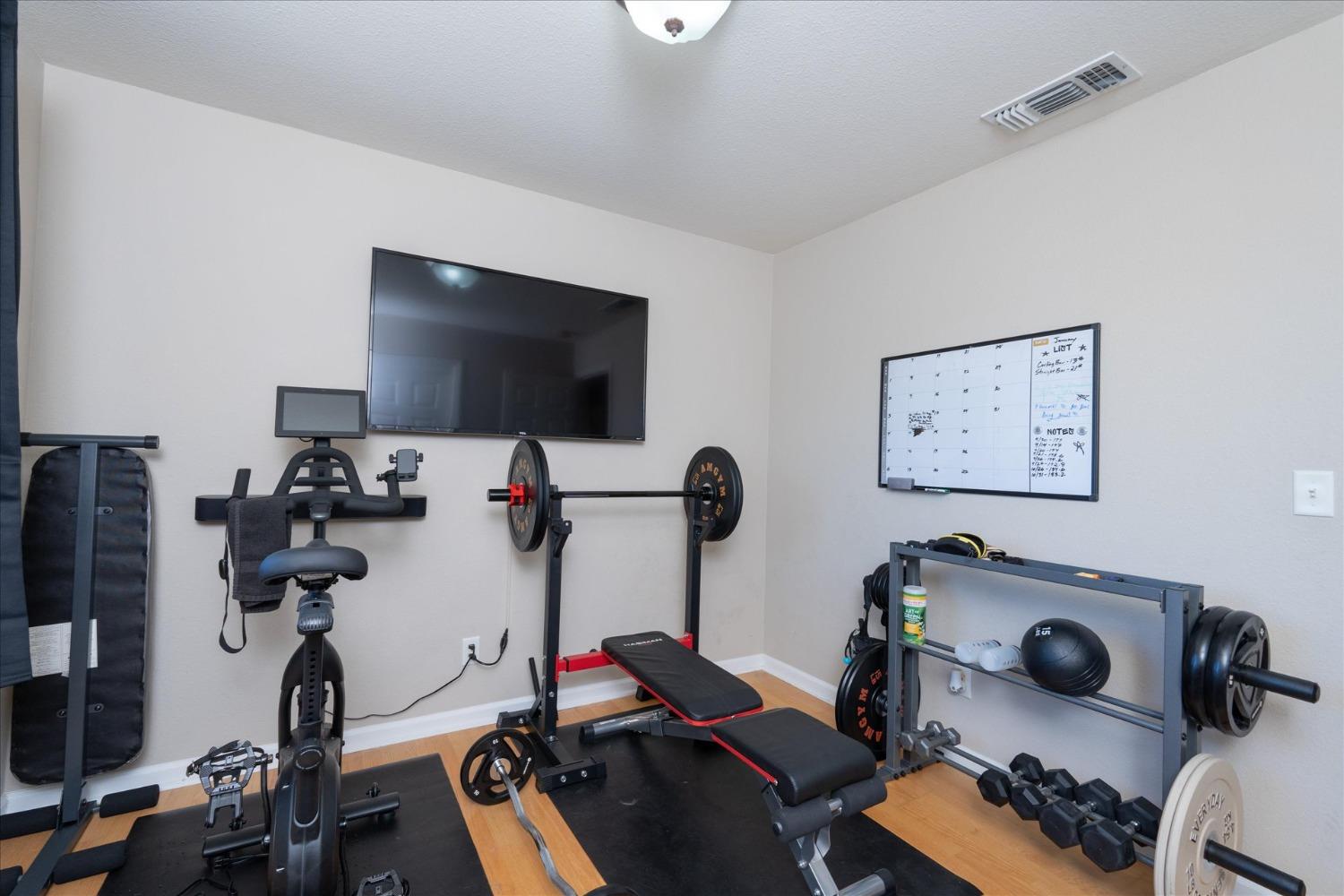 41175 Jean Road West Oakhurst, CA 93644 - Photo 30 of 43 a view of a room with gym equipment