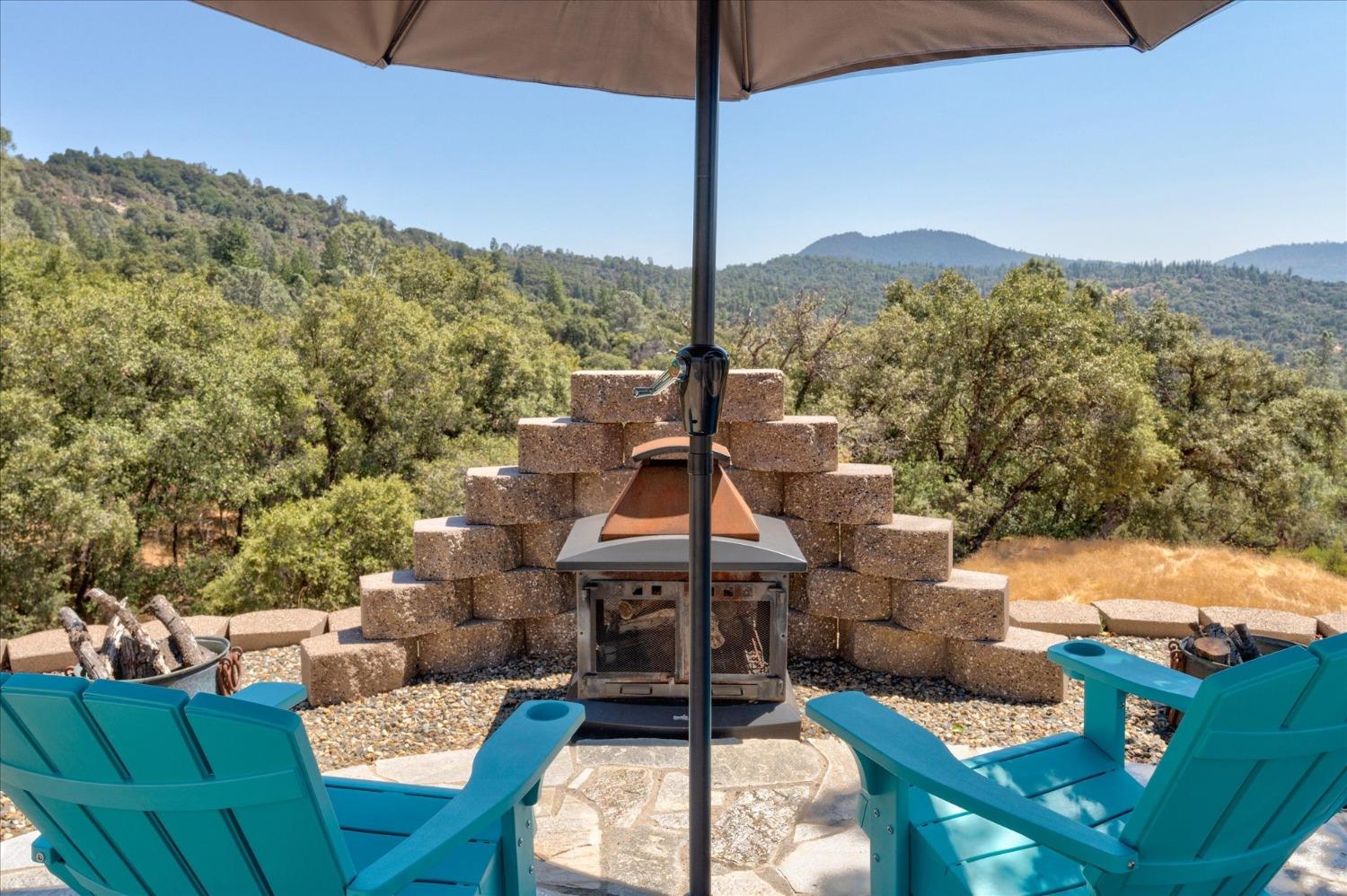 41175 Jean Road West Oakhurst, CA 93644 - Photo 3 of 43 a view of a terrace with couches and a table