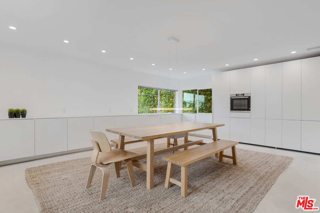 Undisclosed Address Los Angeles, CA 90064 - Photo 15 of 25 a dining room with furniture and window