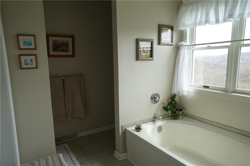 1252 Whitestown Road Prospect, PA 16052 - Photo 15 of 25