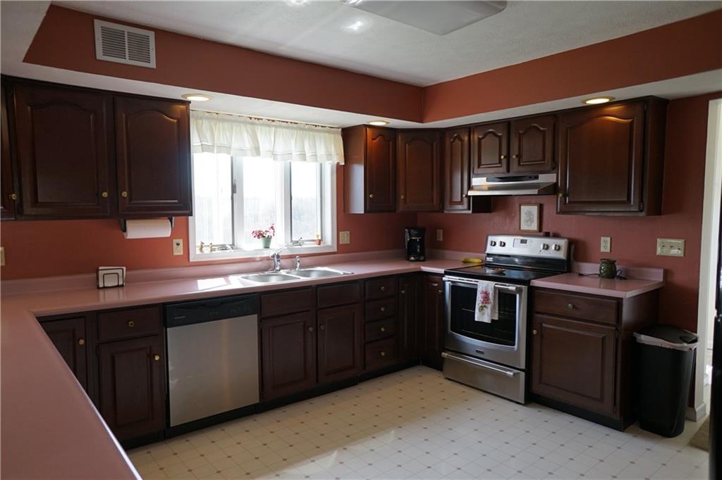 1252 Whitestown Road Prospect, PA 16052 - Photo 8 of 25