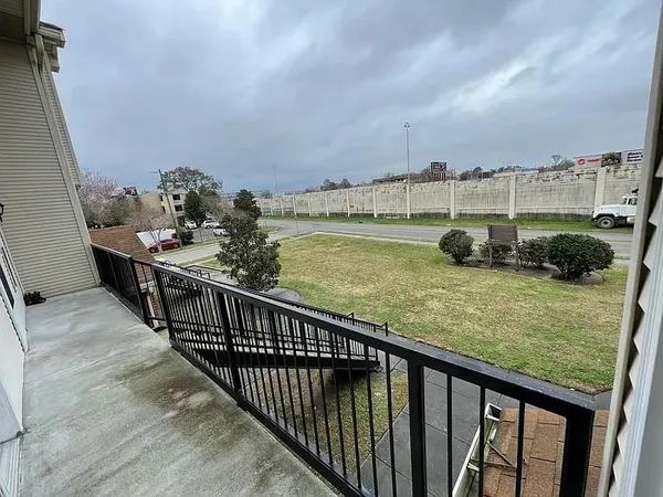 $1,650 | 2500 Manson Avenue, Unit 205, Metairie, LA 70001