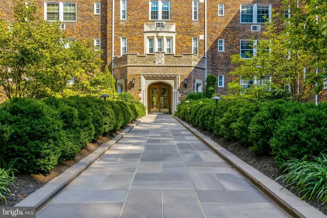 $1,800 | 3051 Idaho Avenue Northwest, Unit 421, Washington, DC 20016