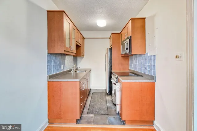$1,800 | 3051 Idaho Avenue Northwest, Unit 421, Washington, DC 20016