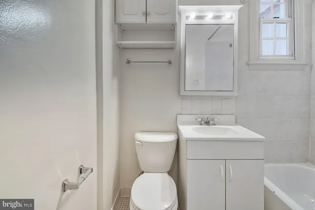 $1,800 | 3051 Idaho Avenue Northwest, Unit 421, Washington, DC 20016