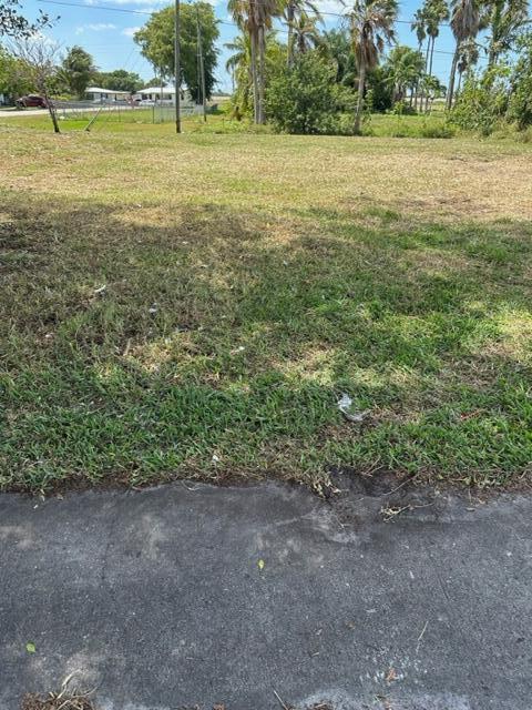 501 West Baines Terrace Pahokee, FL 33476 - Photo 5 of 8 Baines Terrace