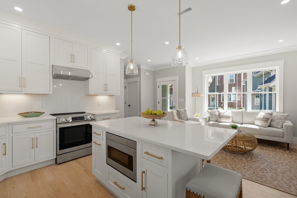 42 Lyons Street, Unit 42 Quincy, MA 02169 - Photo 5 of 41