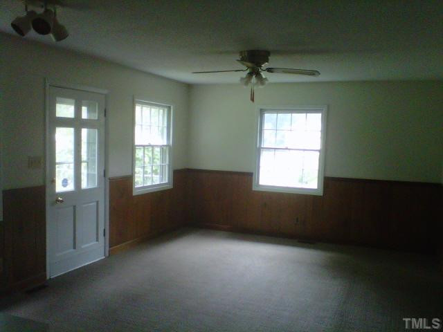312 Forest Road Oxford, NC 27565 - Photo 15 of 19 Den/Family/Great Room
