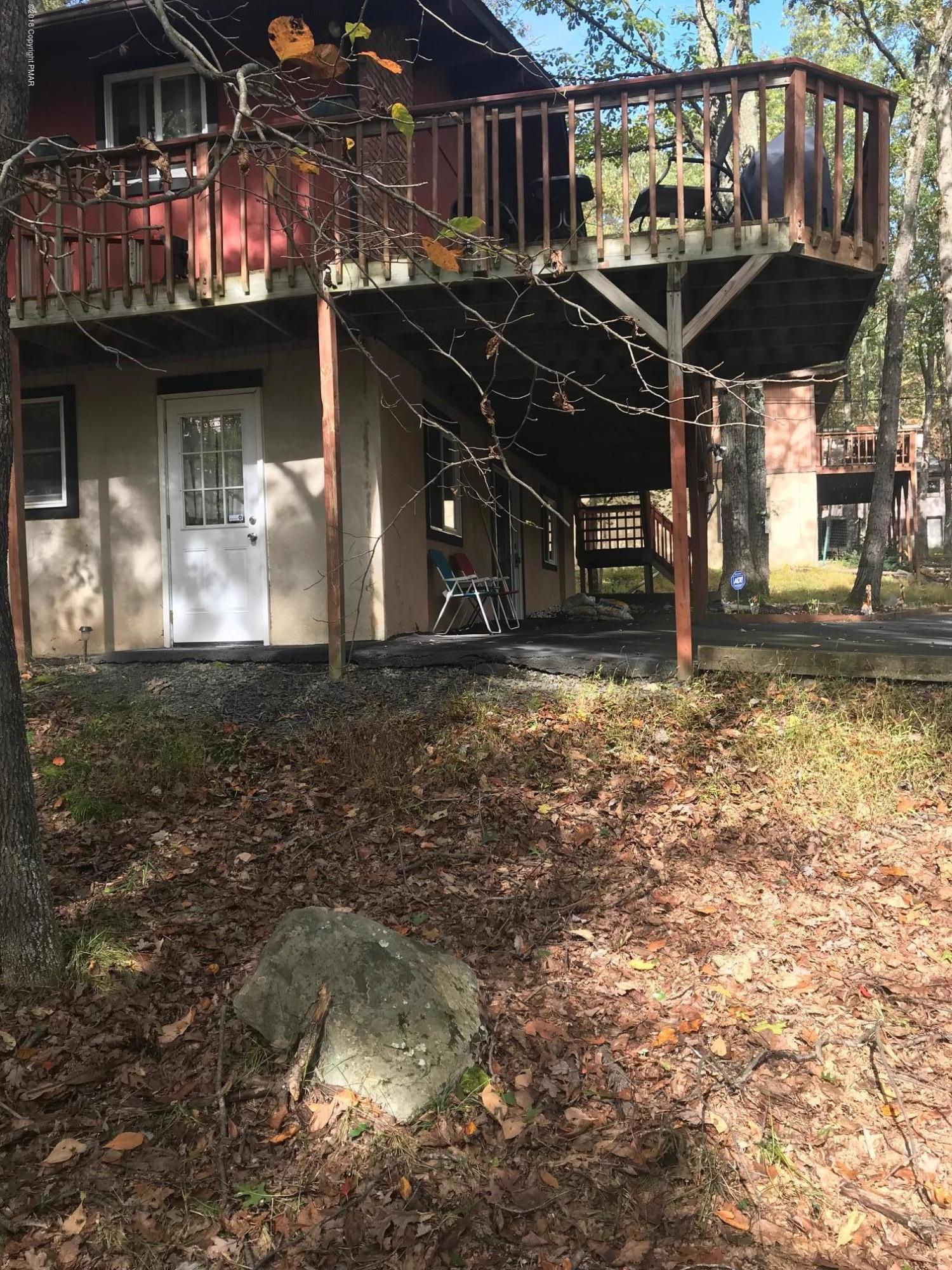 103 Doe Loop Bushkill, PA 18324 - Photo 25 of 32 side